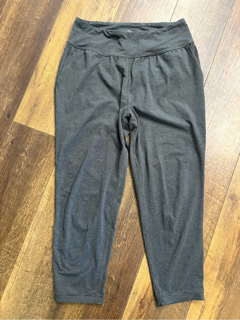 Prana Women’s Charcoal Gray Loose Fit Jogger Yoga Pants